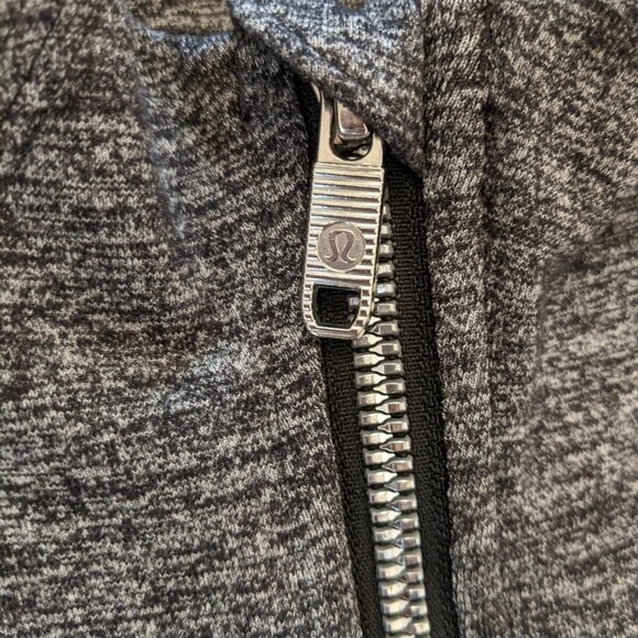 Lululemon women's gray zip up define jacket in size 8 - Picture 11 of 11